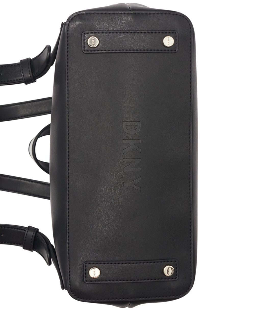 woocommerce-673321-2209615.cloudwaysapps.com-dkny-black-leather-logo-print-jade-flap-backpack