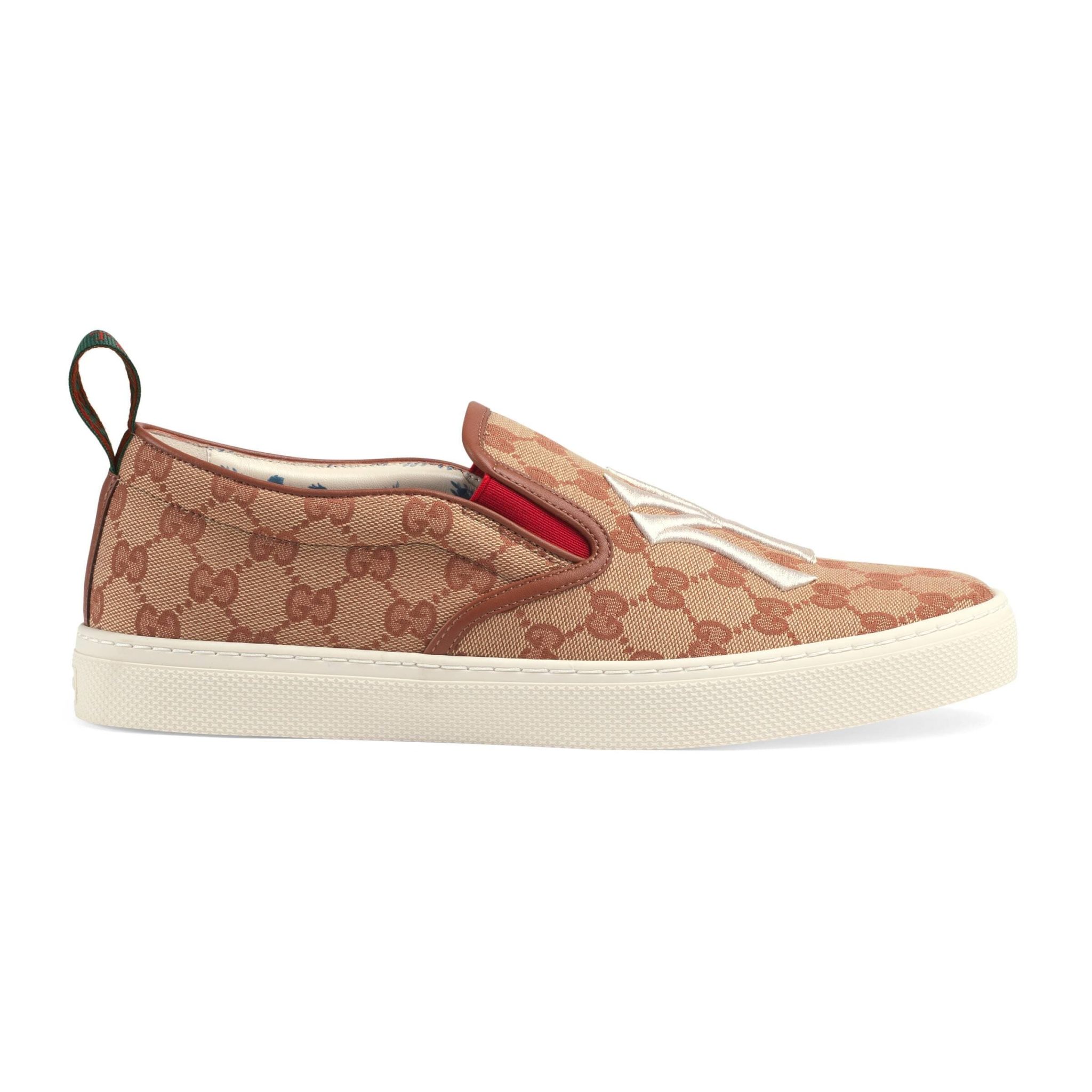 woocommerce-673321-2209615.cloudwaysapps.com-gucci-mens-beige-gg-canvas-ny-yankees-patch-slip-on-sneakers